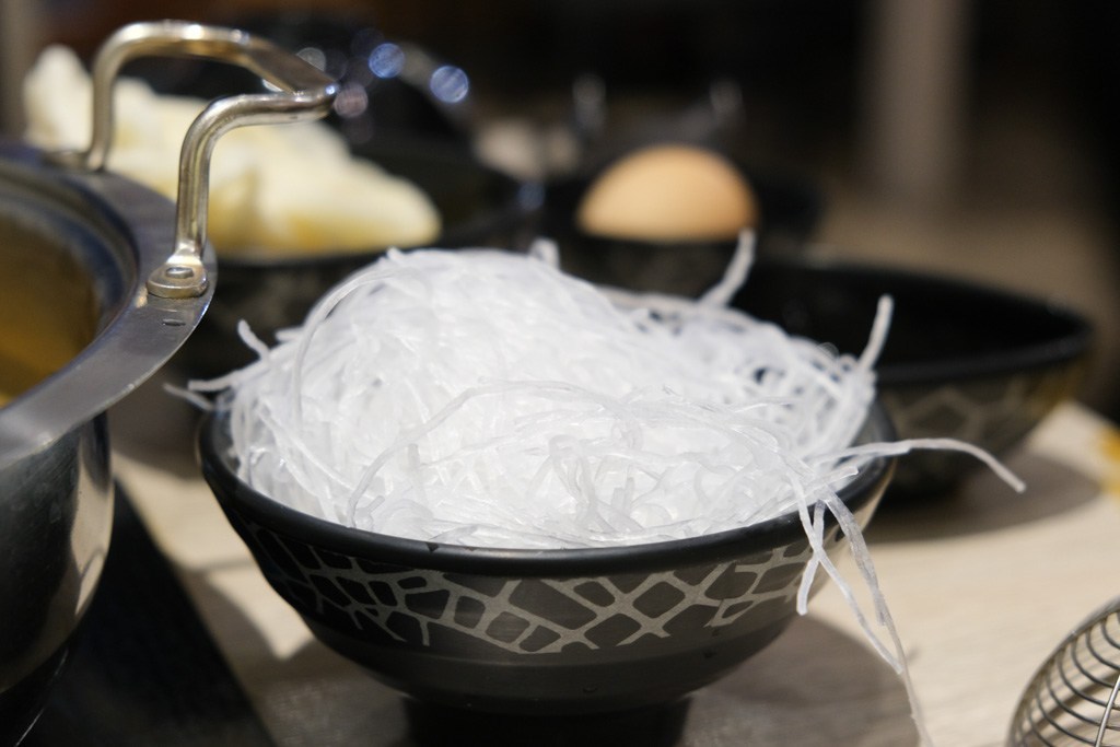 菊鍋,嘉義菊鍋, 嘉義東區火鍋店, 公園路火鍋, 壽星優惠, 菊鍋菜單, 嘉義體育館火鍋, 火鍋料換蔬菜盤