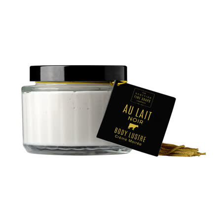 伊日生活官方直營 結合牛奶乳霜精華及淡雅花朵香氣 主要氣味：百合、玫瑰、鳶尾花