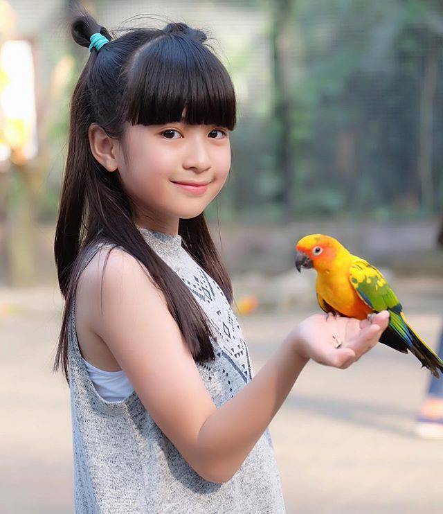 แอบส่องแฟชั่นดาราเด็ก "น้องอันดา กุลฑีรา" หรือ "เด็กหญิงวาด" ใน #กาหลมหรทึก จาก IG: @iamunda.mommy | SistaCafe | LINE TODAY