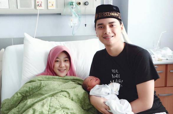 9 Momen Bahagia Kelahiran Anak Pertama Alvin Faiz, Putra Ustadz Arifin Ilham