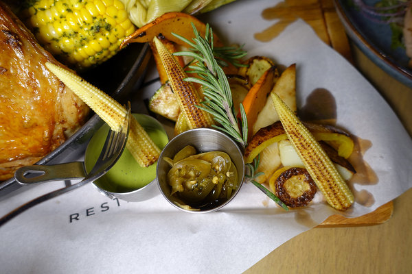 內湖浪漫餐廳-Lazy Point餐酒館，有午餐、下午茶、晚餐的內湖餐酒館，露天酒吧內湖調酒，文湖線約會餐廳，活動包場、會議空間租借的內湖咖啡廳