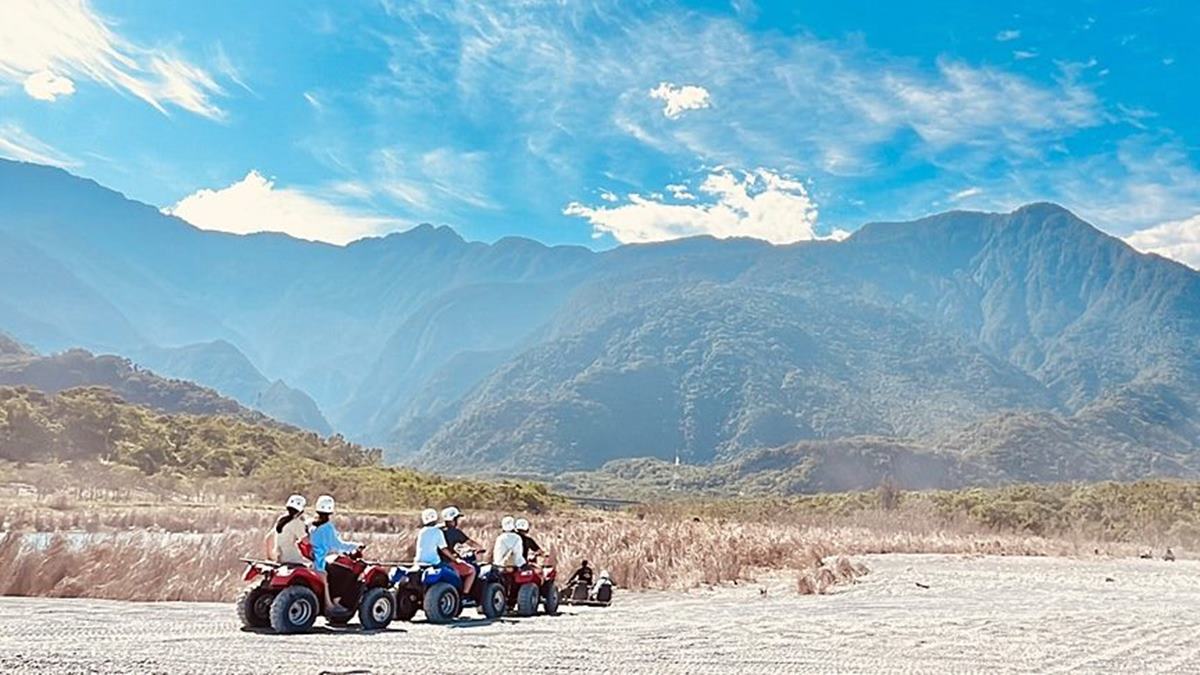 不要只去七星潭！花蓮６大美拍景點：絕美「台版藍洞」、IG暴紅天空之鏡