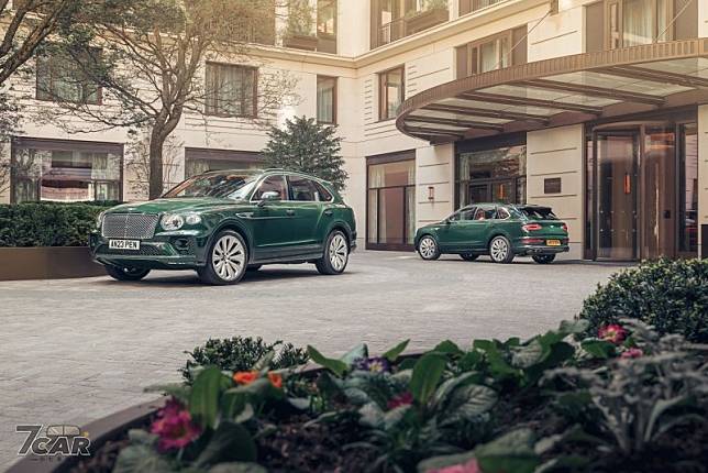 Bentley 為倫敦半島酒店訂製 Bentayga Hybrid 迎賓車