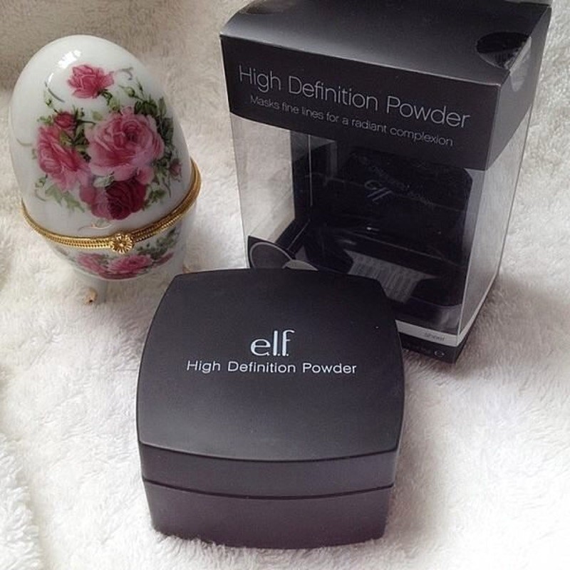 品牌：e.l.f. 品名：HIGH DEFINITION POWDER 推薦推薦！論壇超級無敵火爆好東西！！ YOUTUBE上無數達人把她當作MAKEUP FOR EVER的高清分替代品哦！！ ---