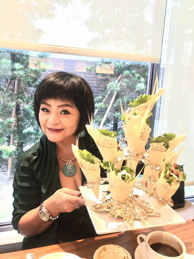 Re: [問卦] 夜店殺警案易寶宏目前在服外役監..?