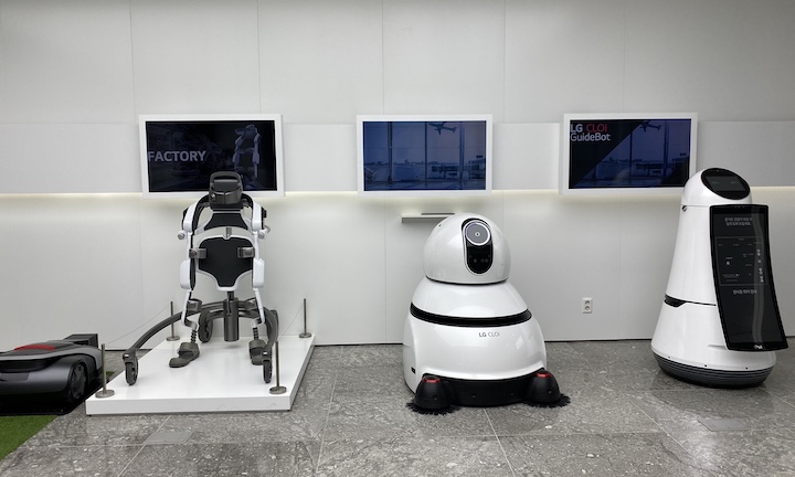 LG 智慧家庭全面啟動，CLOi 機器人進入生活、捲軸式電視指日可待