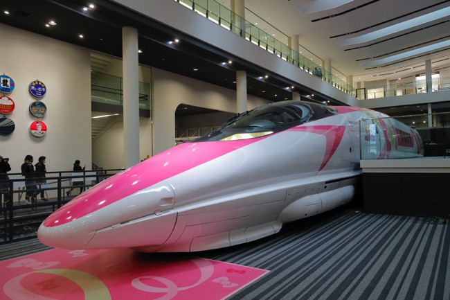 京都鉄道博物館 内覧会 展示車両紹介 - YouTube