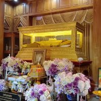 มั่งคั่ง ร่ำรวย