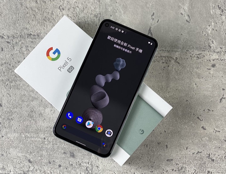 Google Pixel 5 / 4a 5G 開箱比一比，兩款手機該怎麼選？