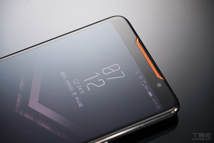 華碩 ROG Phone 大全套開箱！重新定義電競手機樣貌