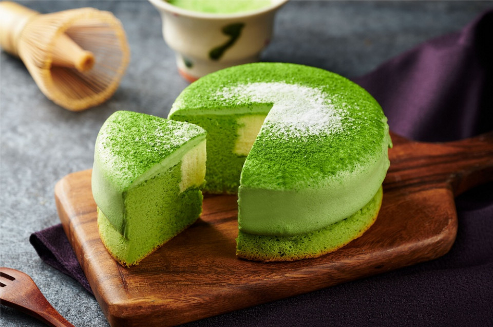 抹茶芝心大福／售價59元；3/27~4/2特價55元；抹茶三重奏香緹杯／售價49元；4/10~4/16特價45元