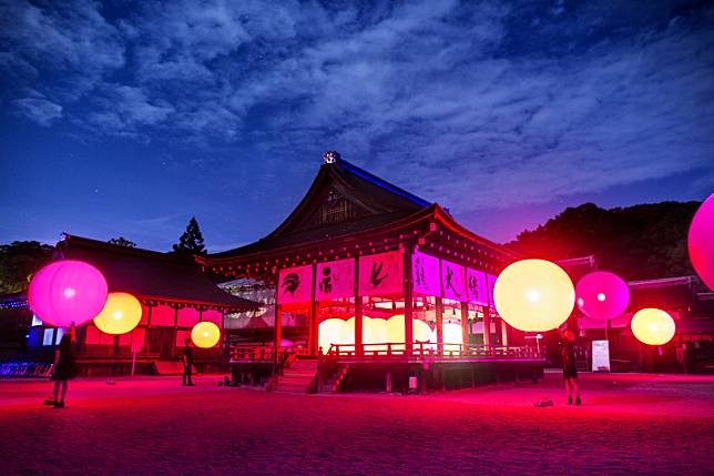 被彩色燈光壟罩下的京都世界遺產 下鴨神社糺之森的光之祭典 即將展開 Facy Line Today