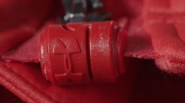 新聞速報 / Under Armour 發布新款磁吸式拉鍊