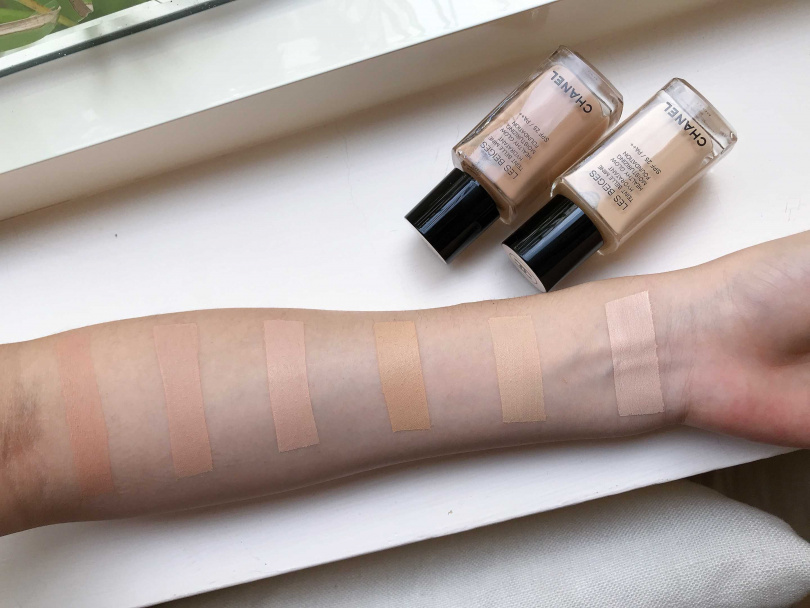 CHANEL恆潤裸光水慕絲粉底試色，右起：暖金色系BD01、BD21、BD31，粉嫩色系：BR12、BR22、BR32 （圖／黃筱婷攝影）