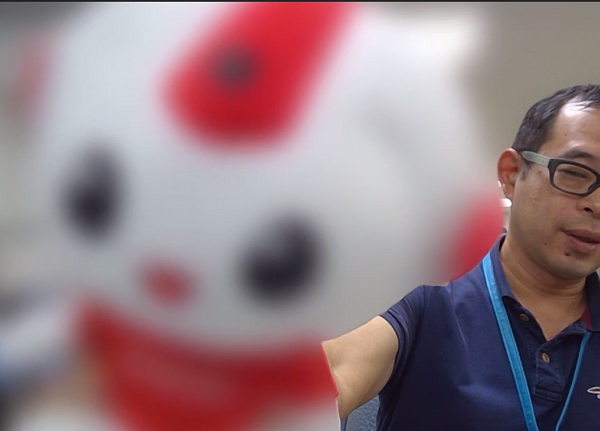 Microsoft Teams 視訊會議時可用AI把人的背景虛化，我們實測了幾種不同情況看它的虛化能力有多強？