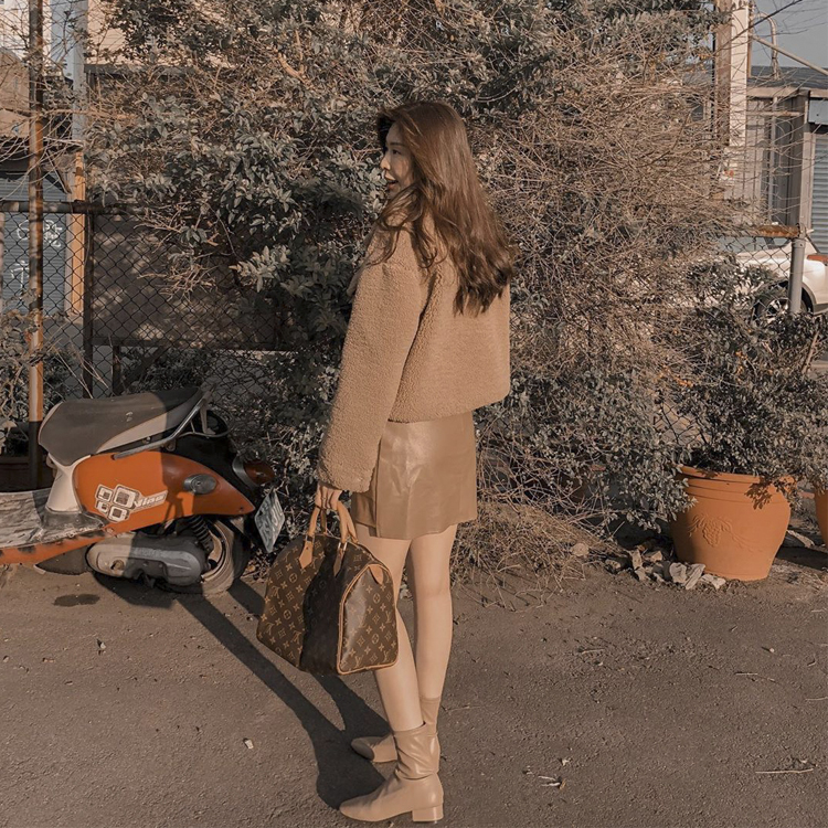 襪靴 短靴 奶茶色靴 奶茶色 奶茶色穿搭 奶茶色襪靴穿搭