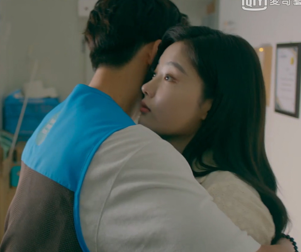 《便利店新星》大賢的戀愛小動作1：主動給抱抱