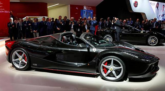 Daftar 10 Mobil Termahal di 2017