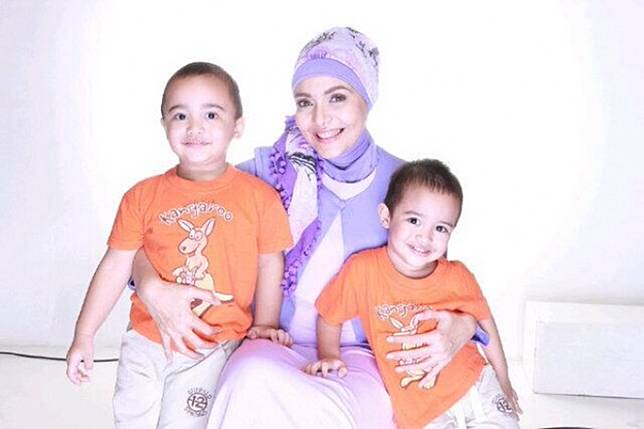 10 artis dan anak kembarnya