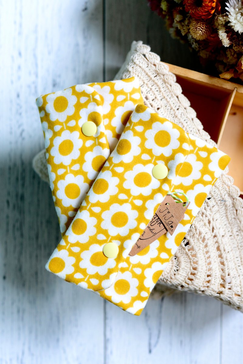 手作－ 日系款式嬰兒揹帶專用咬咬巾 ＊雙面設計 JIJA's Handmade Babies Strap Cover Set 訂製商品， 時間約3-5個工作天 ＊星期六，日及香港公眾假期不計在內 內容