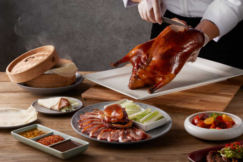 「享鴨」必點的「招牌片皮鴨」有三味吃法！