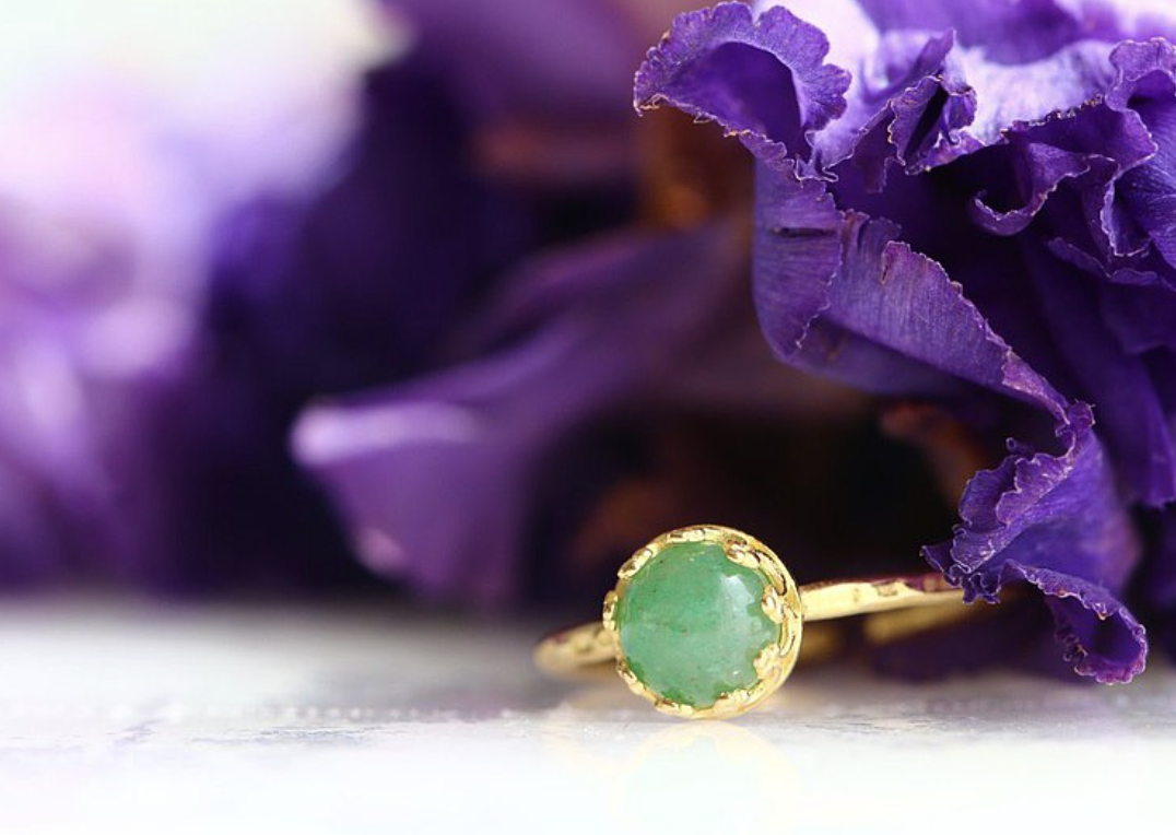 綠東陵滿月戒指