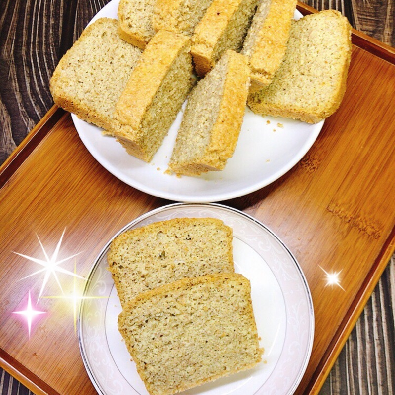 (成品重量約450g)營養標示(以1份為單位，一條吐司含10份)：熱量：79.4卡，蛋白質：3.5克，脂肪：4.8克，飽和脂肪1.04克，反式脂肪0克，淨碳水：1.5克，食用建議：為避免熱量攝取超量，