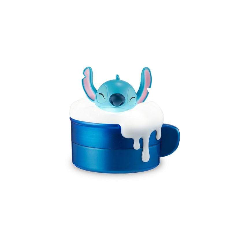 ▶迪士尼正式授權 台灣設計製造 ▶經典角色元素設計 以享受咖啡奶泡浴為設計出發點 化身為辦公桌/書桌/化妝台上的超療癒小物! ▶結合小夜燈與收納盒設計 上蓋附有柔和小夜燈，也可打開蓋子收納文具、項鍊、