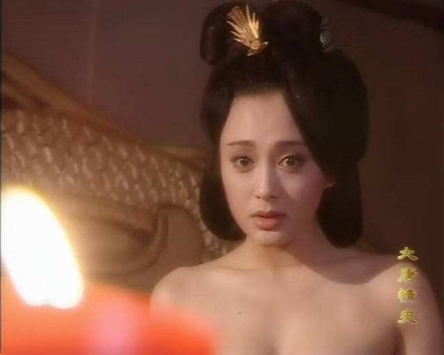 秦嵐古裝角色1：秦嵐 飾演《大唐情史》武則天