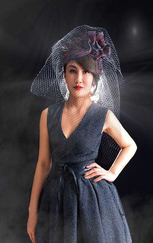 王宥忻在〈夜皇后〉MV中分飾女主人和傭人，大展演技長才。（圖／王宥忻提供）