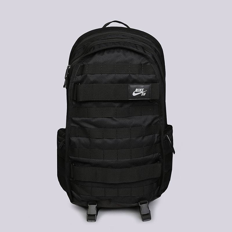 若未詢問，商品剛好無尺寸，本賣場權益變更購買事宜。!!!Nike SkateBoarding黑色背包，可調節肩帶，頂部有loop帶。1.兩個帶拉鍊的主隔層，帶兩個滑道2.內置網狀拉鍊口袋3.兩個帶拉鍊