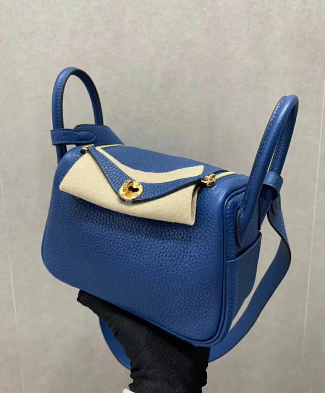 愛馬仕Hermes mini Lindy S4 深邃藍金扣