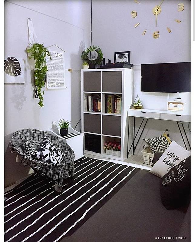 ruang TV @justhiri (dok. instagram/justhiri)