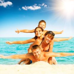 BBQ午餐飲料）95/65/人6小時(6人以上出團)洛克群島浮潛一日遊+黃昏海釣（含釣魚證、釣具釣餌）115/80/人7小時(6人以上出團)加二浮潛點(鯊魚城,干貝城或藍色珊瑚礁)50/人60分鐘北島