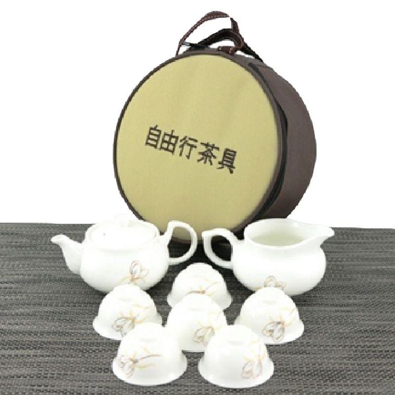 規格(單位):組 產地:中國 保存期限(月):無特殊期限 【珍昕】 自由行茶具組 / 泡茶茶具攜帶式隨身包 ◎高級瓷土精工製成 ◎附收納袋攜帶方便 ◎隨時隨地享受悠閒生活 退換貨須知： 商品到貨隔日享