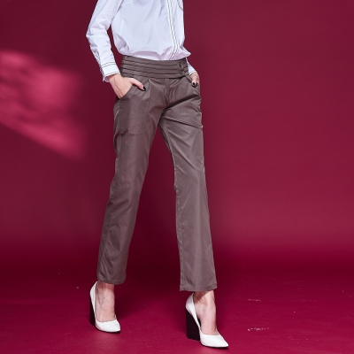 秋冬新品上市極簡必備挺版滑面防風直筒長褲必備不退流行，限量有型！設計不撞衫，正式休閒隨性百搭獨家代理百貨專櫃設計師品牌