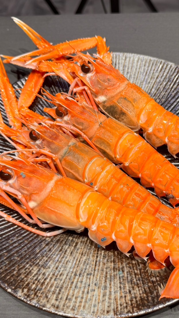 賴群 小鮮魚漁鋪