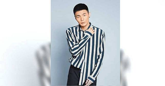 李榮浩菸蒂彈馬桶　下一秒「那邊」被燙傷…PO文討拍網笑噴