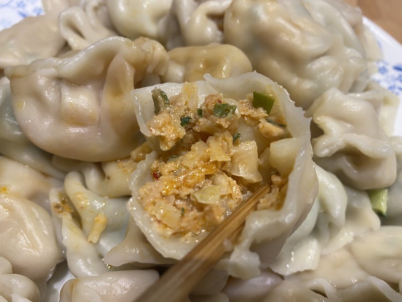 宵夜解饞的好夥伴！月售15萬顆的鮮食煮藝-爆汁手工水餃美味又好吃，真的太幸福啦 @秤瓶樂遊遊