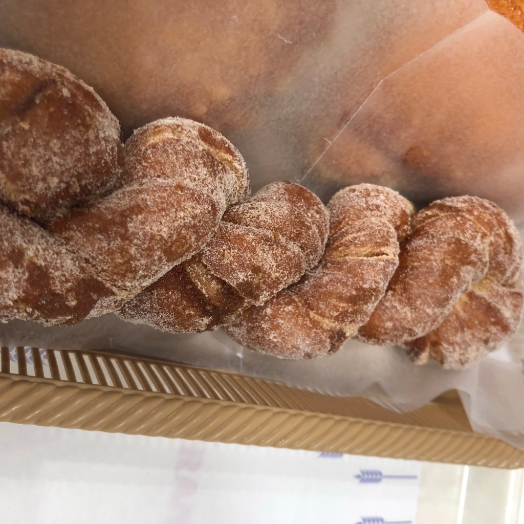 ユーザーが投稿した黒糖と黒蜜のツイストドーナツの写真 - 実際訪問したユーザーが直接撮影して投稿した豊砂ベーカリーヴィ・ド・フランス 幕張新都心店の写真