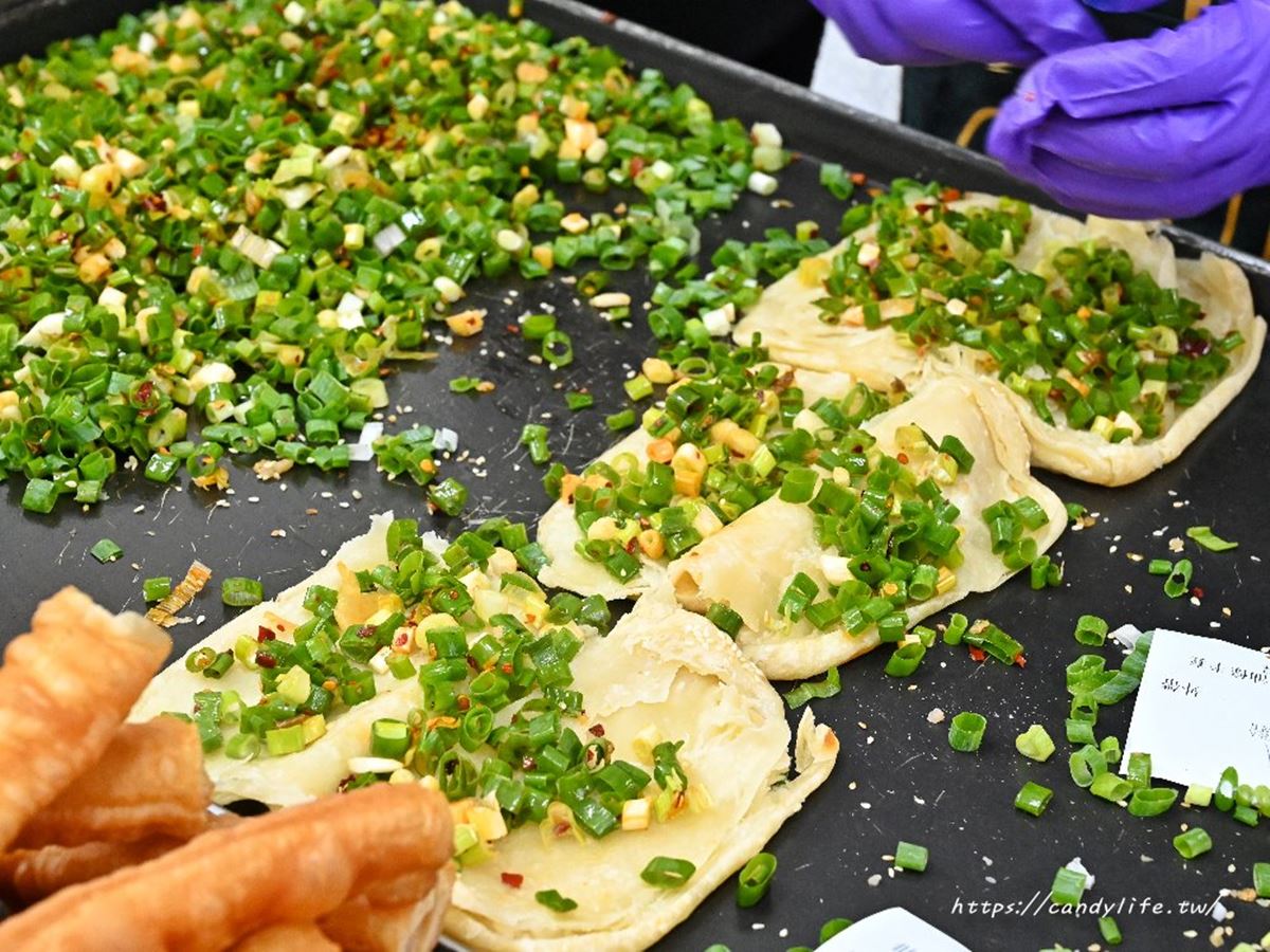 50元內搞定！台中６排隊高CP值早餐：免費加爆蔥花、30元阿婆炒麵、粉漿蛋餅