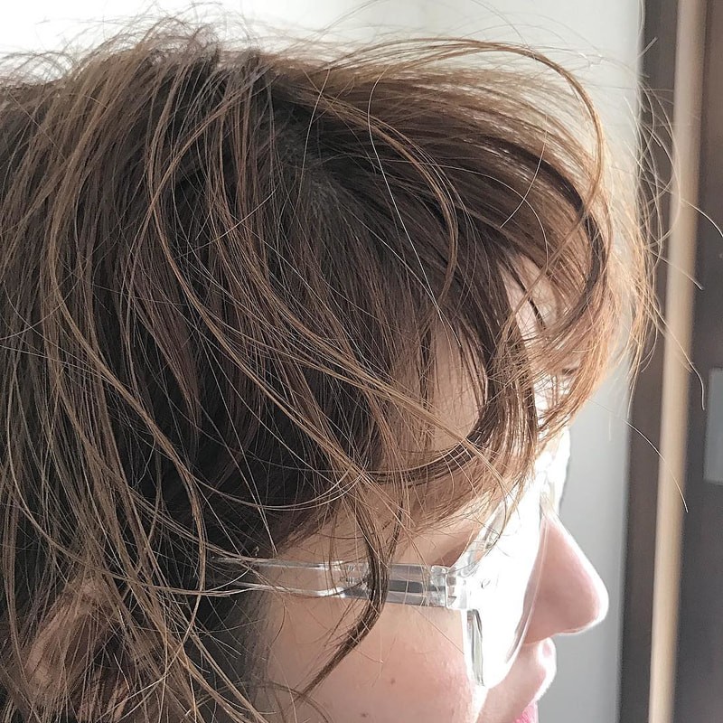 分け目 を変えて新たな自分を見つけて 作り方から馴染ませ方まで徹底解説 Mine