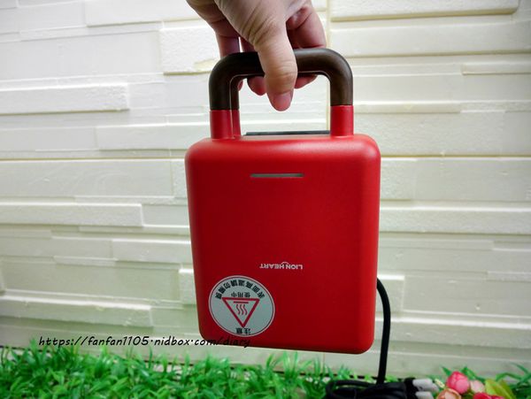 【獅子心】二合一熱壓吐司機 #鬆餅機 #三明治機 #可換烤盤 #附食譜 #點心 #午茶 #親子手作 (4).JPG