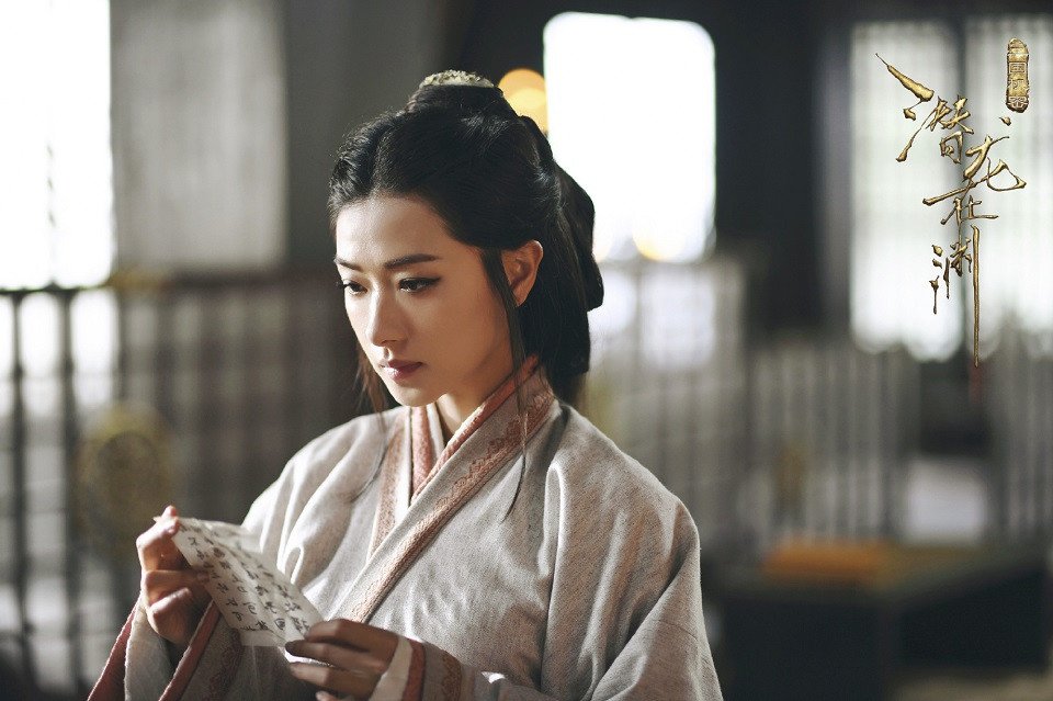 《乘風破浪的姐姐》後宮寵妃角色8：萬茜 飾演《三國機密之潛龍在淵》伏壽