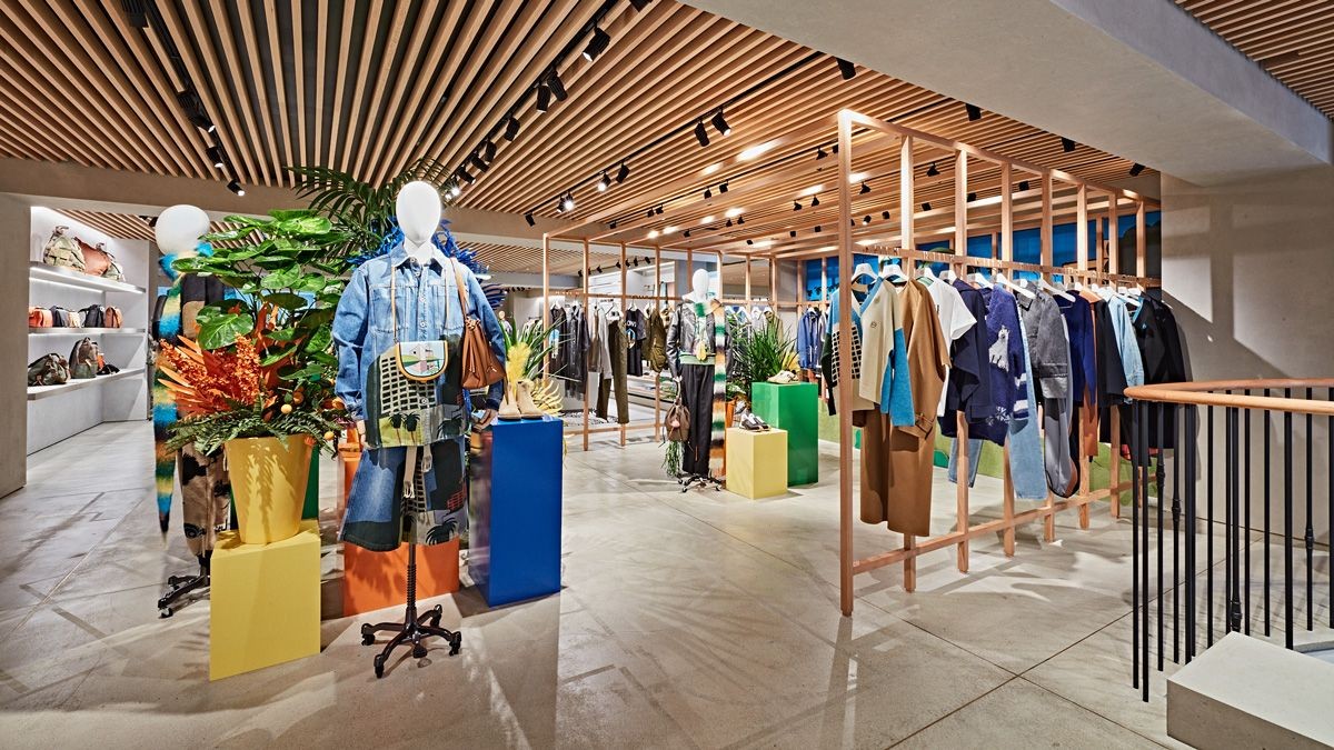 Casa Loewe Tokyo表参道店に新コレクション登場