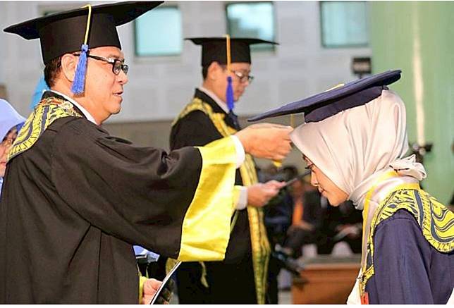 Bisa sukses! Inilah 7 Pilihan Profesi Sarjana Bahasa Indonesia