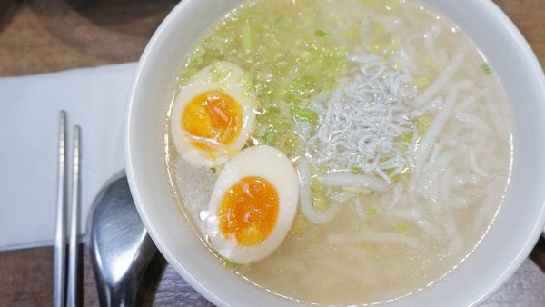 【台北美食】胡饕米粉湯黑白切-公館夜市裡的古早味美食小吃店