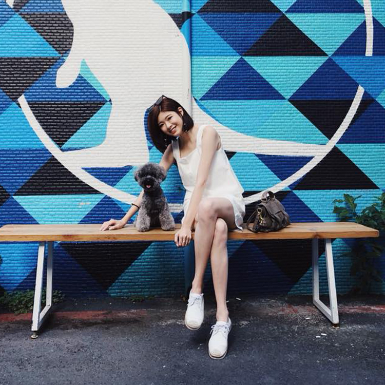 alley推薦 麻豆著用 D+AF真皮草編風綁帶小白鞋