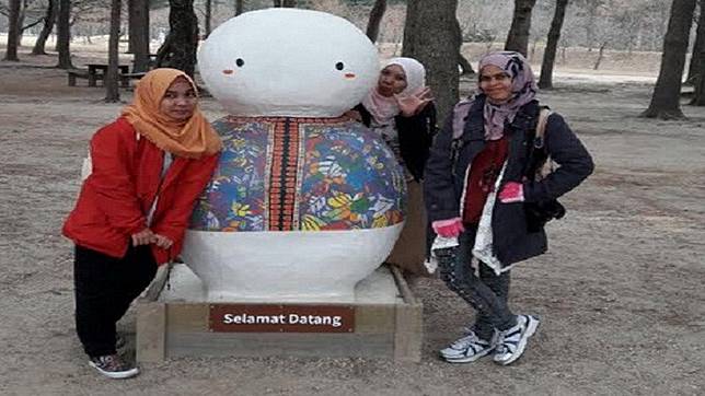 Uniknya Patung Selamat Datang Indonesia di Nami Island