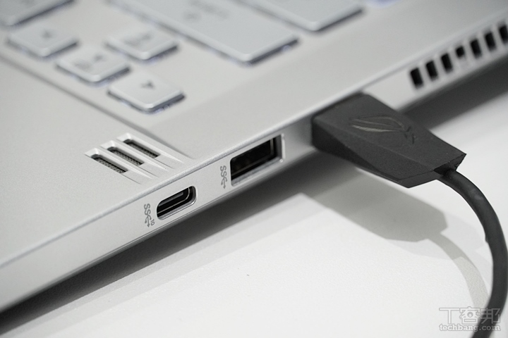 ASUS ROG Zephyrus G14 自訂跑馬燈效，沒有 RGB 燈光一樣吸睛！